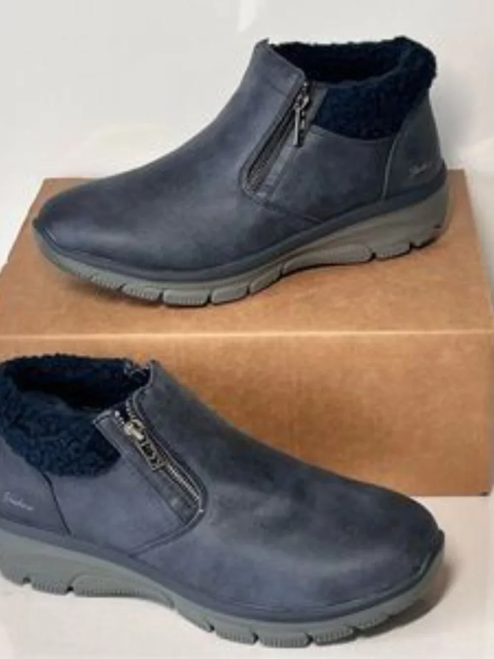 Skechers zip closure